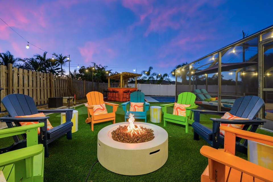 Gather ‘round the fire pit for s’mores, stories, and starry-night vibes. It’s the coziest spot in the house—just add laughter and marshmallows.