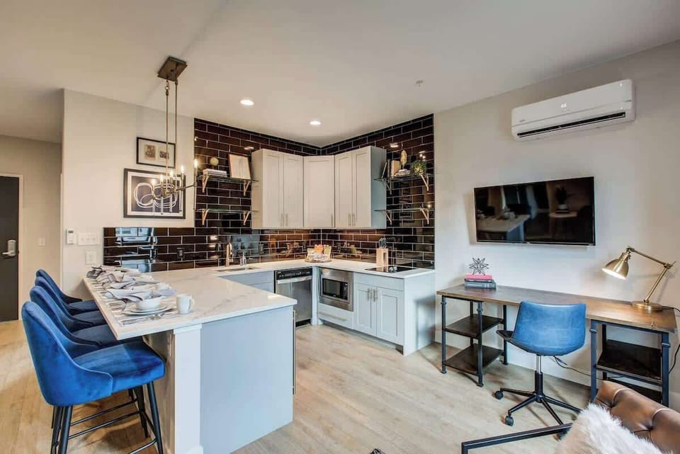 Room 3- Fully stocked kitchen 