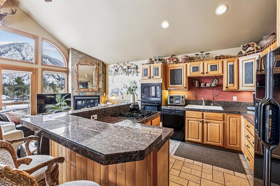 Kitchen - Royal Mountain Retreat - Frisco Vacation Rental