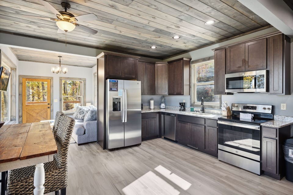 full kitchen