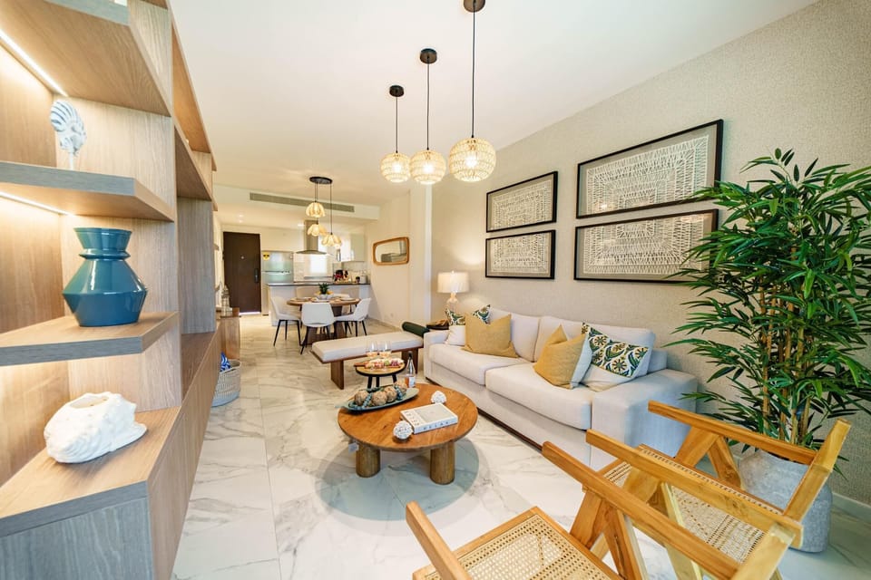Vista Boho – 2BR w/ Golf View + Pool & Beach Acces (2802)