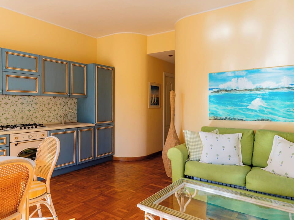 Wood, Sea, Ocean, Coastal And Oceanic Landforms, Coast, Shore, Resort, Balcony, Hardwood, Shade