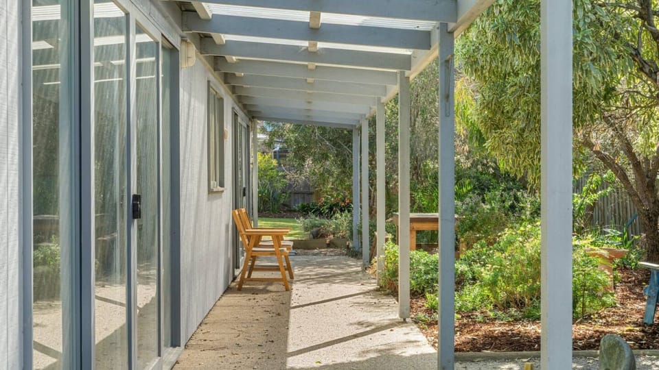 Aldebaran Road Beach House | Outdoor dining | Gardens | Enclosed backyard