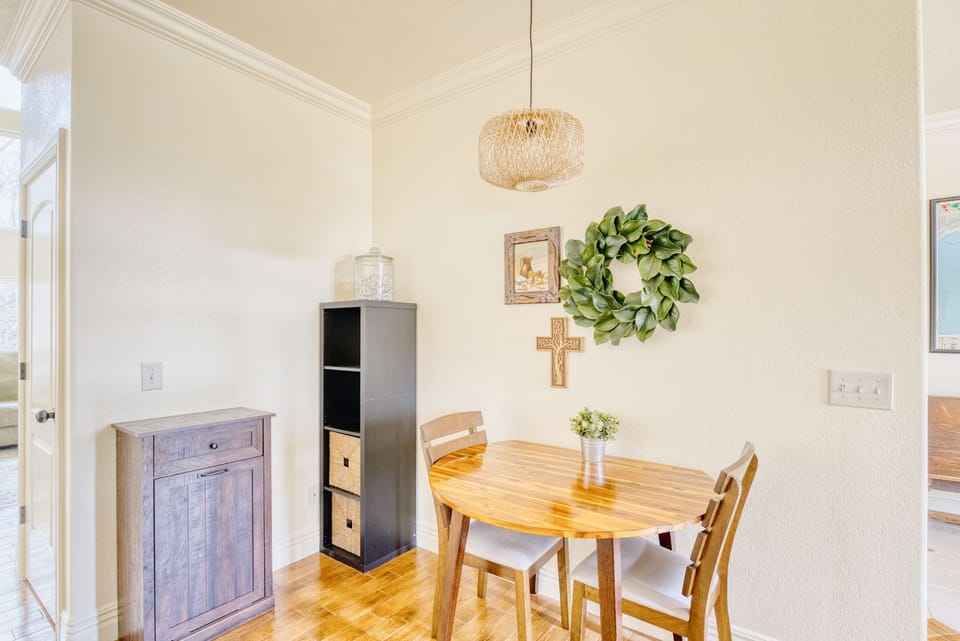 Embracing cozy vibes and simple elegance in this charming dining nook. 