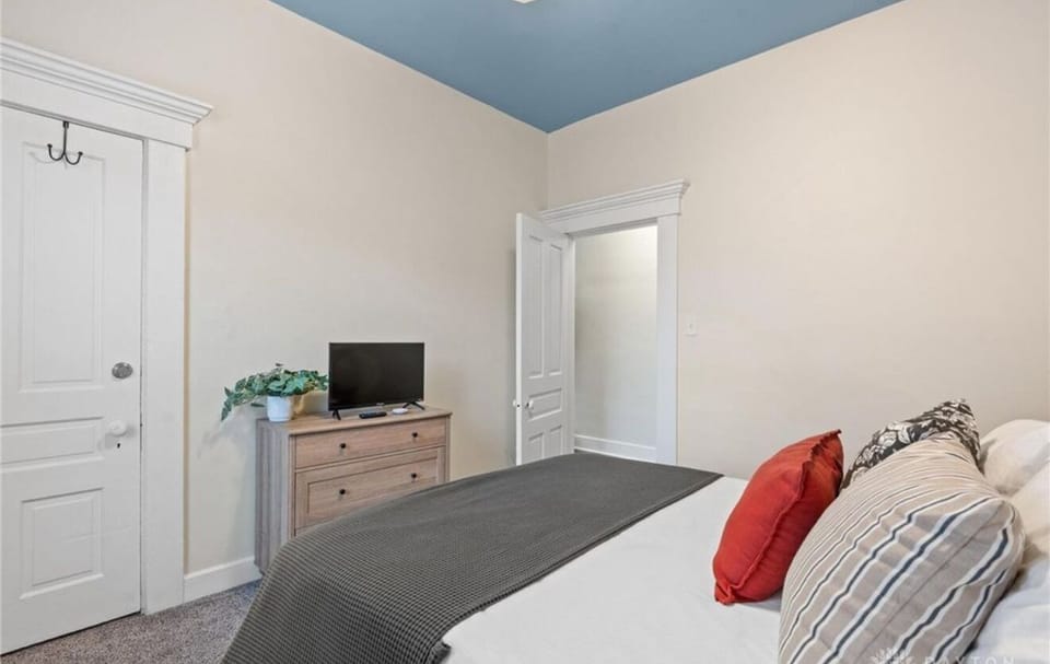 Smart TV(bedroom #3)