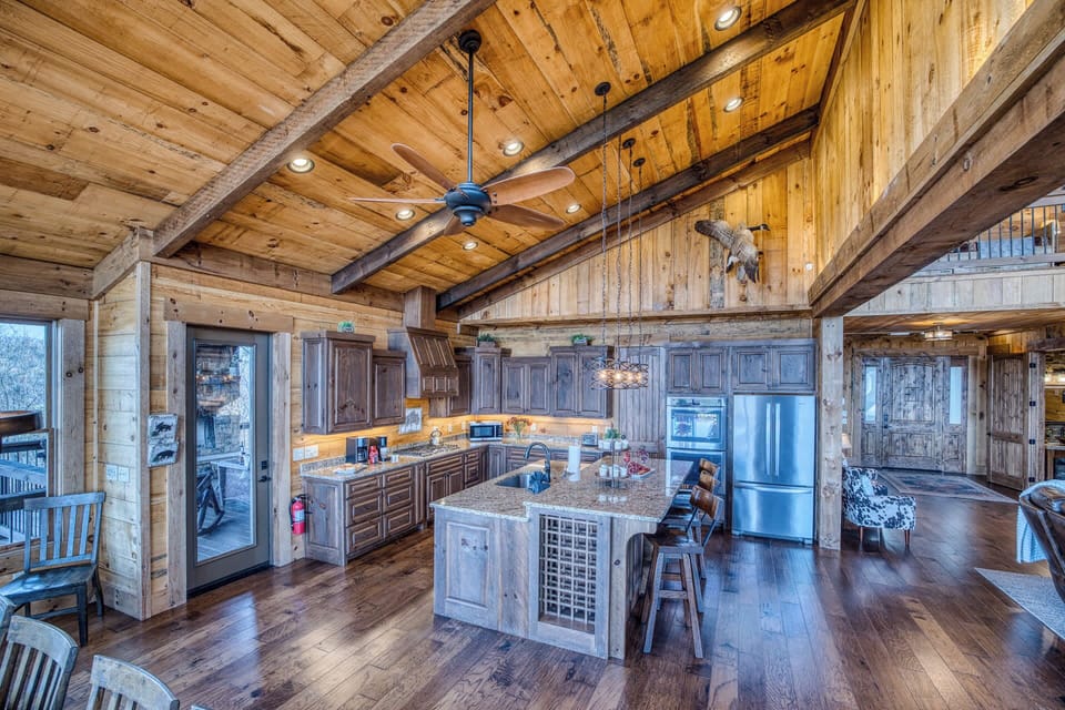 Fully equipped kitchen - all stainless steel appliances