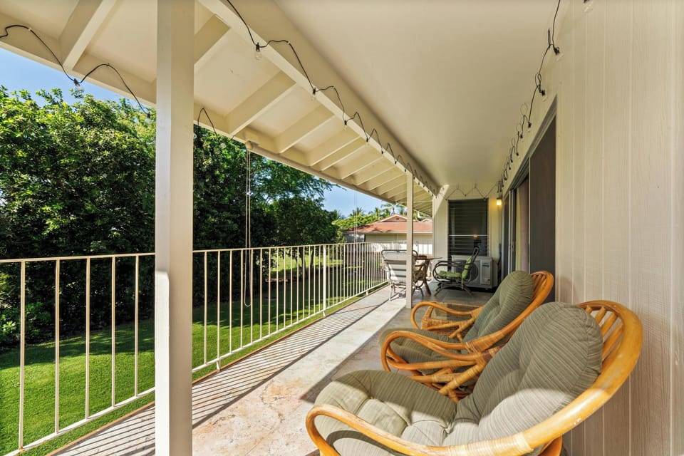 Relax on the lanai and enjoy the sun