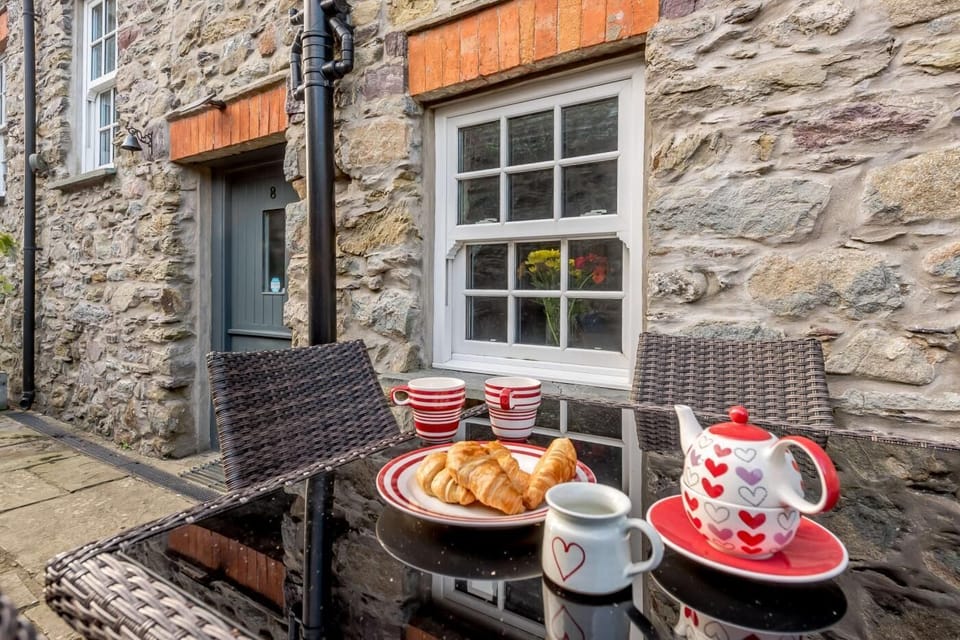 outside seating area