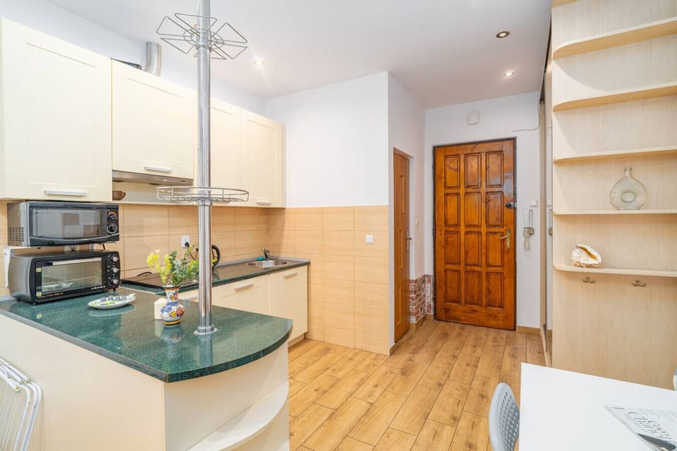 Cozy Studio for a Restful Stay | Book Now with RENTUJEMY.COM
