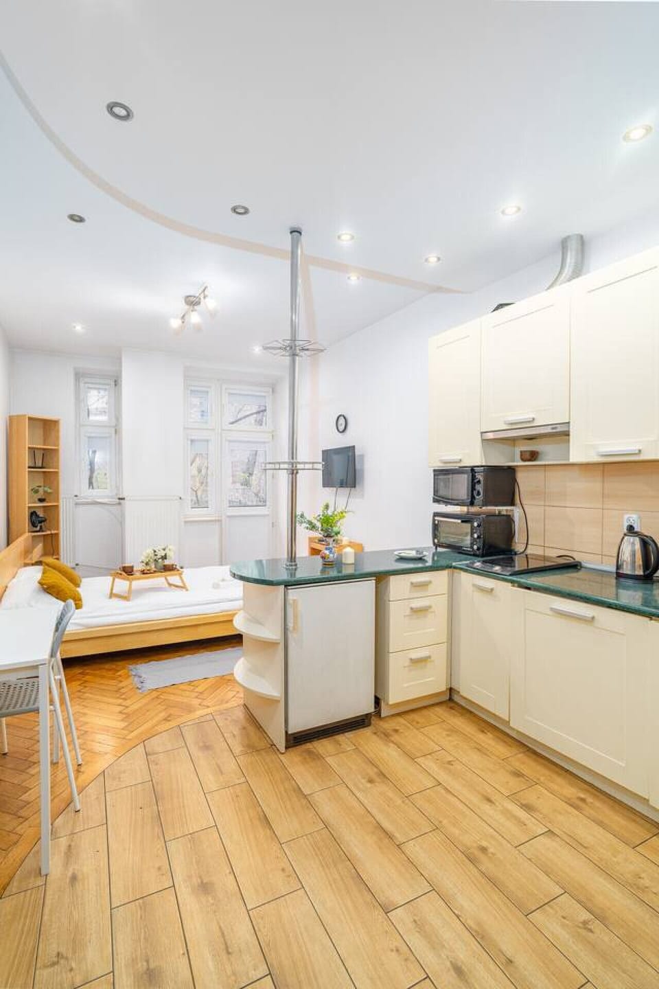 Cozy Studio for a Restful Stay | Book Now with RENTUJEMY.COM