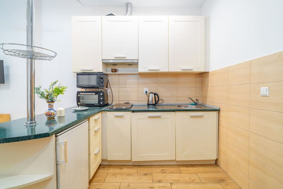Cozy Studio for a Restful Stay | Book Now with RENTUJEMY.COM