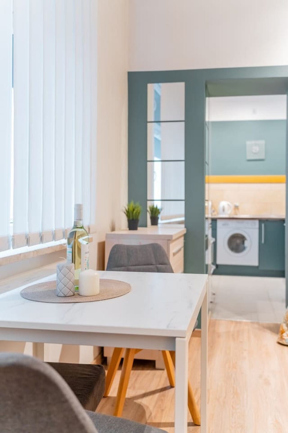 Cozy Studio - 10 minute walk away from the Kraków Old Town - Perfect for Solo or Couple Travellers | Book Now with RENTUJEMY