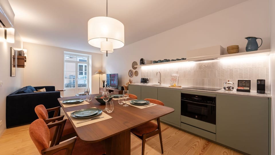 Warm tones and modern textures create a seamless flow from kitchen to living—perfect for stylish city living.
#AndoLiving #OpenPlanDesign #ModernComfort #PortoLiving
