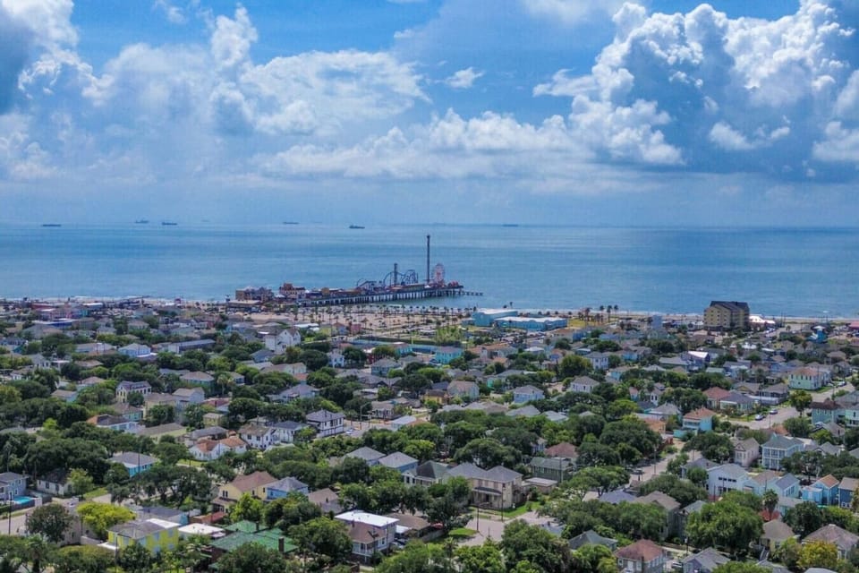 Explore Galveston & unwind!