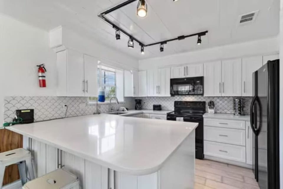 A kitchen perfect for preparing meals for the family!