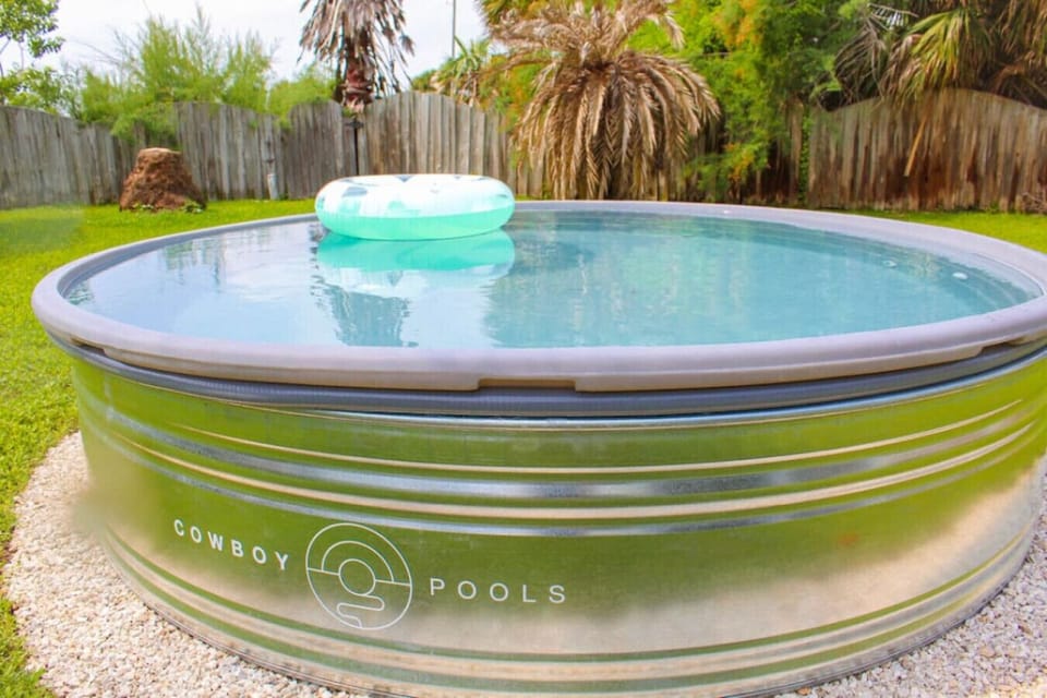 Another angle of the cowboy pool