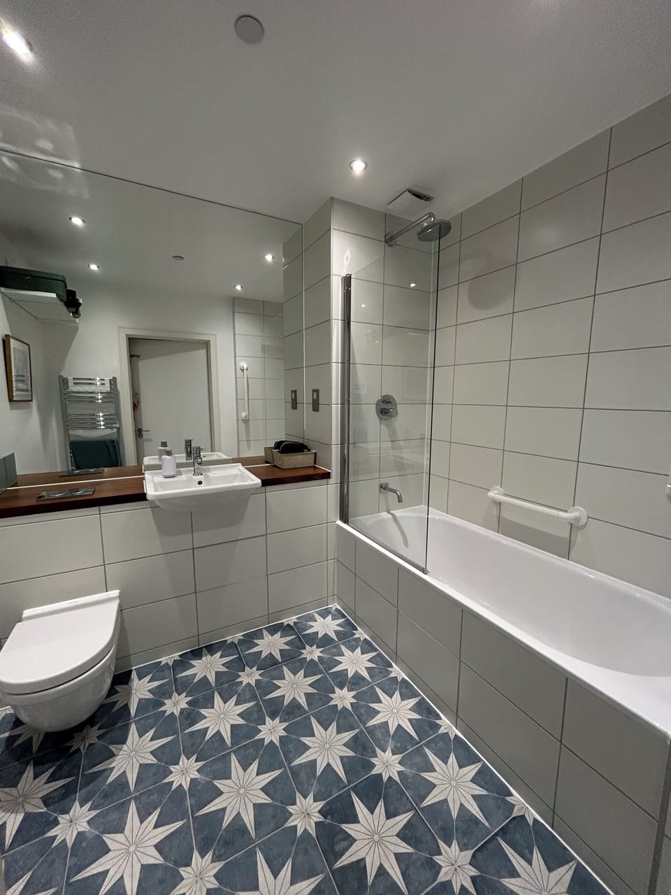 Full bathroom 