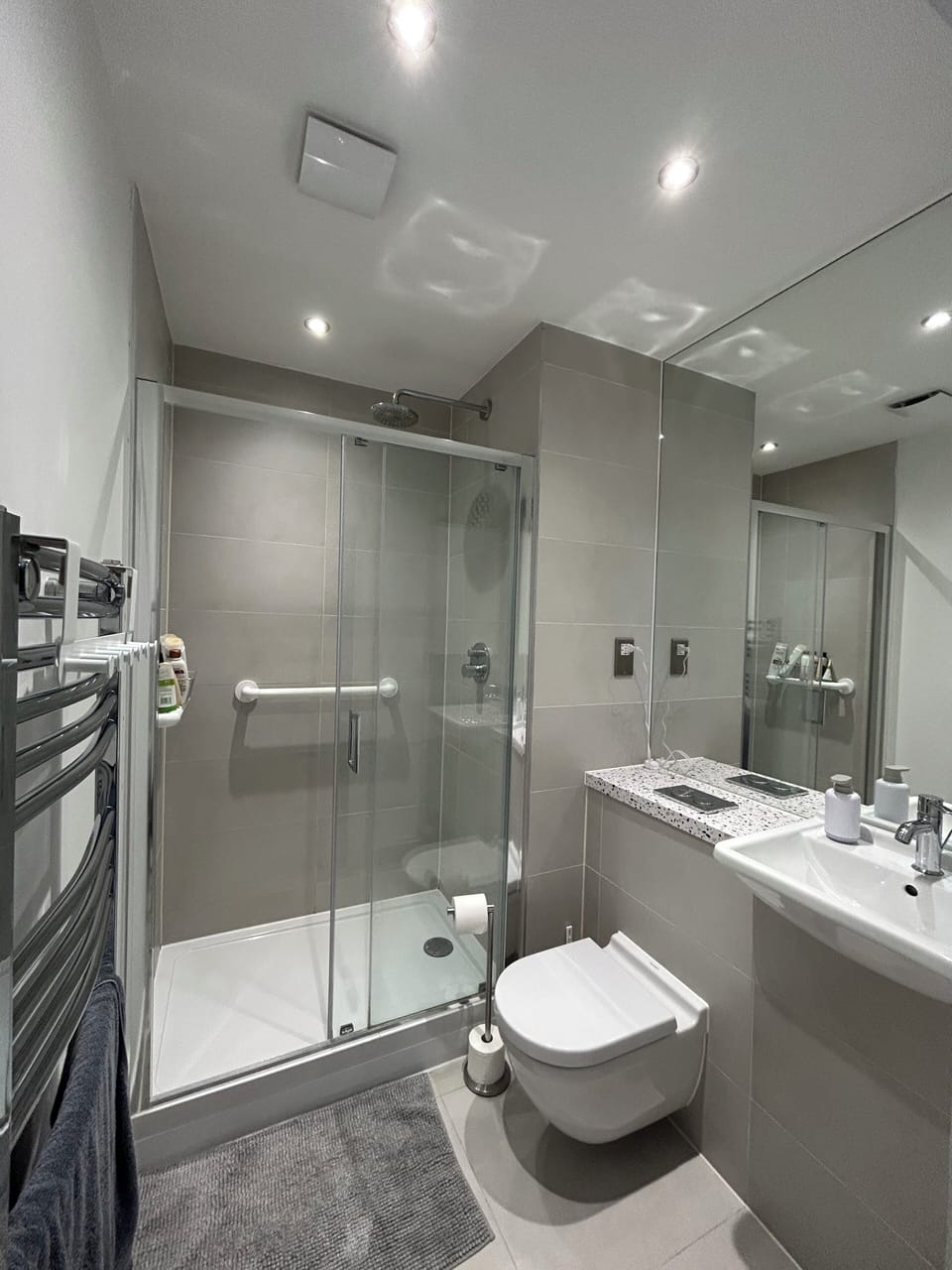 Ensuite bathroom 