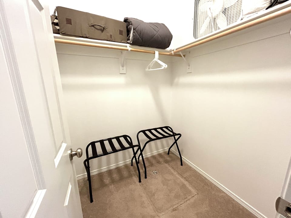 Both master/queen have luggage racks. Pack and play, fans. 