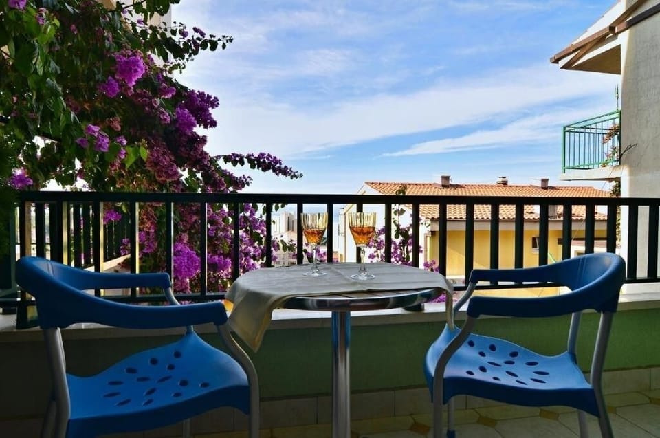 Balcony 2