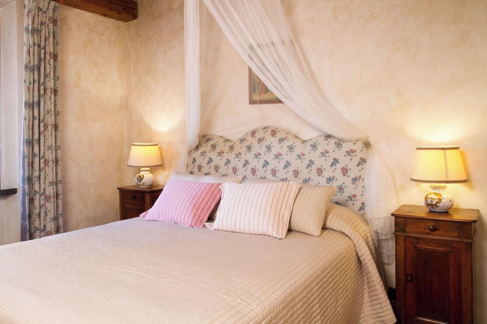 Autumn, Bedroom, Spring, Summer