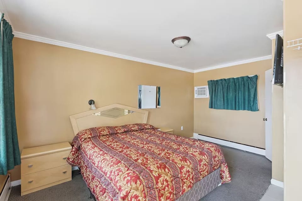 Bedroom. Interior and views may vary based on location and availability.