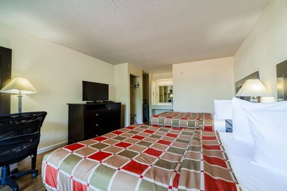 Settle in with easy TV viewing and spacious room layout.