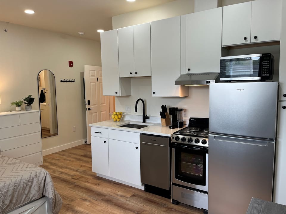 Kitchen living/sleeping space