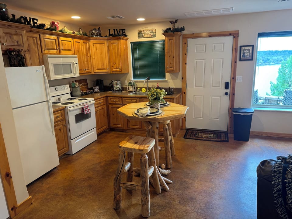Full Kitchen
