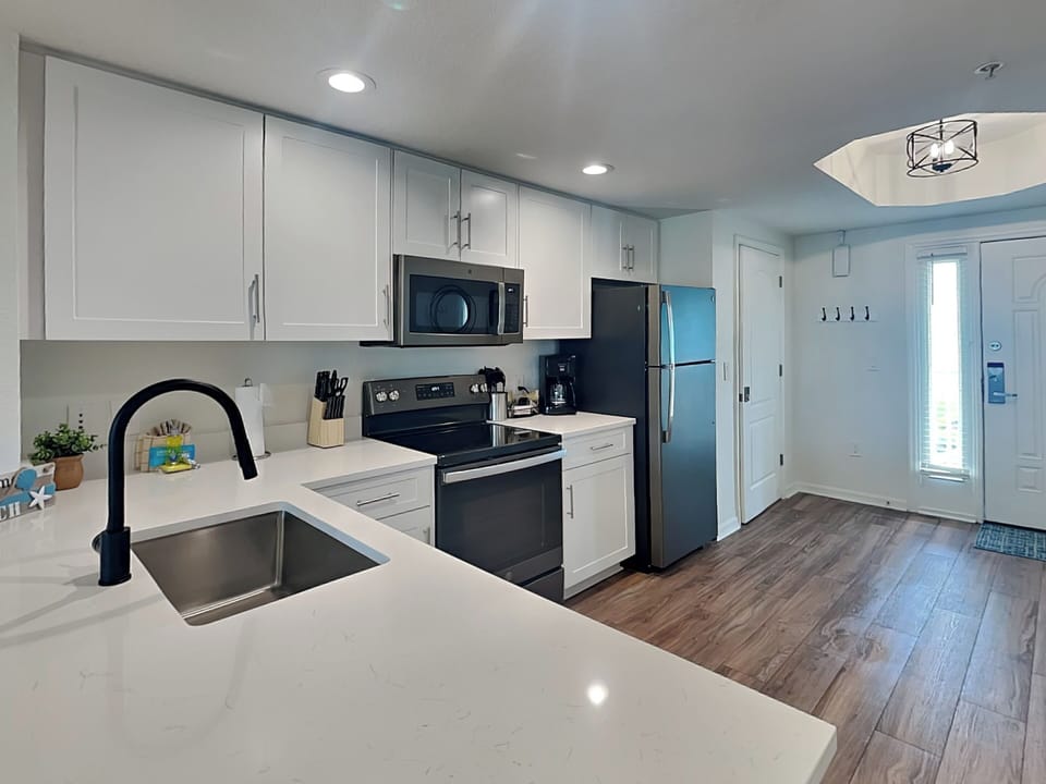 Fully Equipped Kitchen with Stainless Steel Appliances