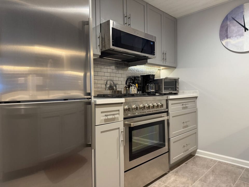 Stylish kitchen with everything you need to whip up a meal.