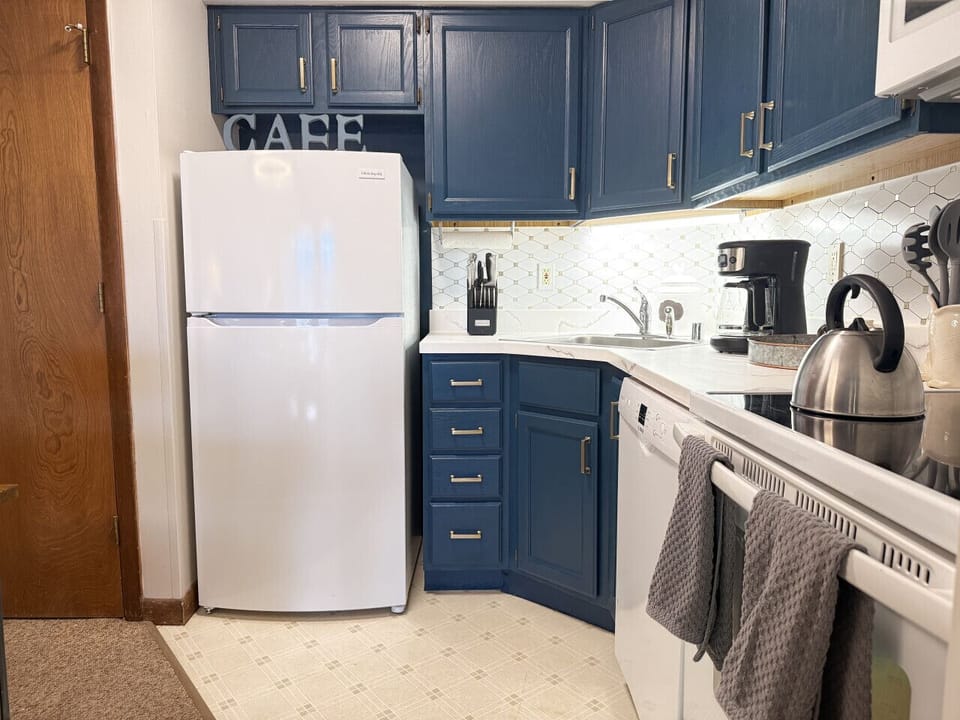 Cook with ease in our well-equipped kitchen.