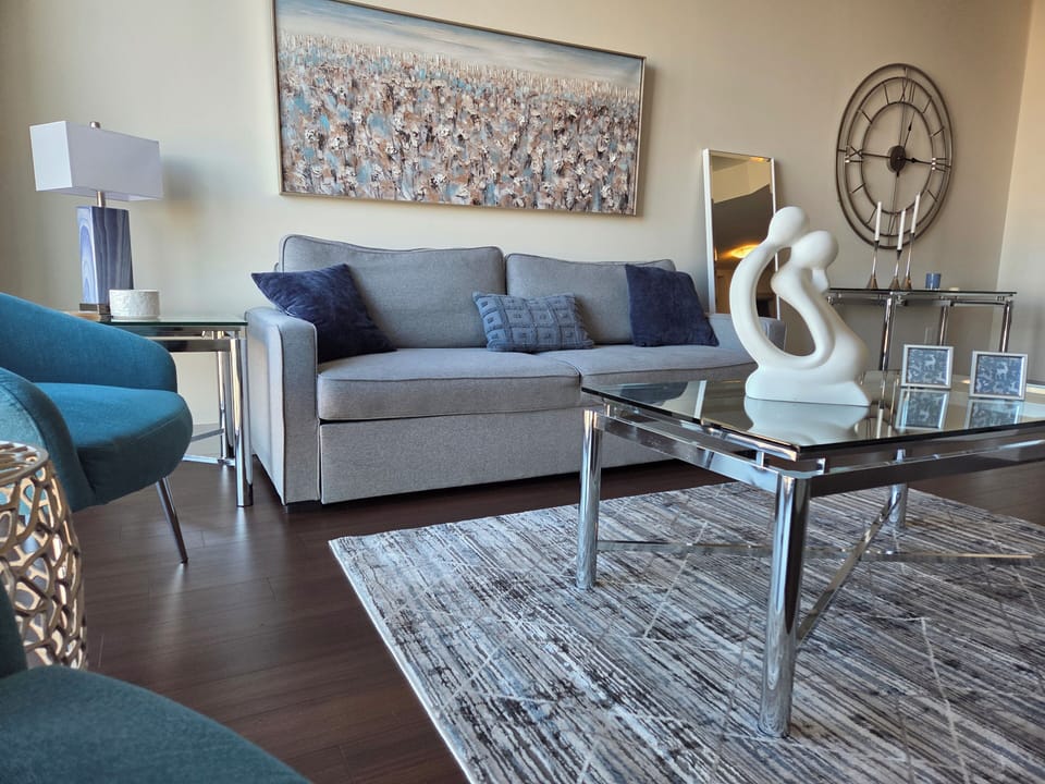 Living room with a queen size sofa bed 