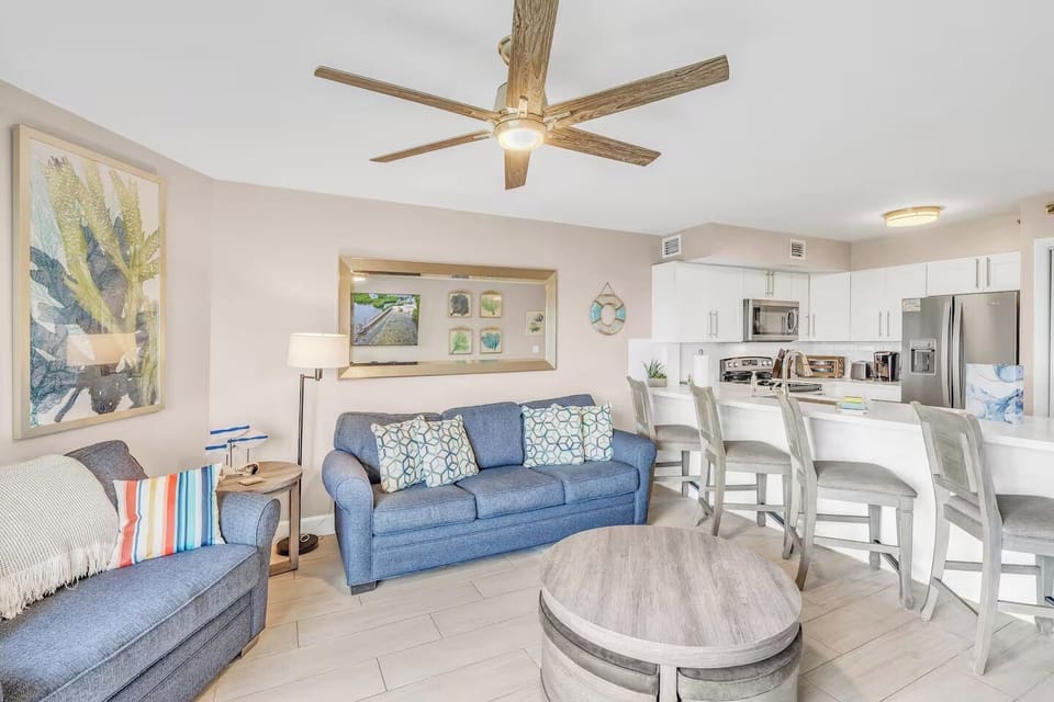 ★ "Closely located to the beach area & pool/pickle ball courts."