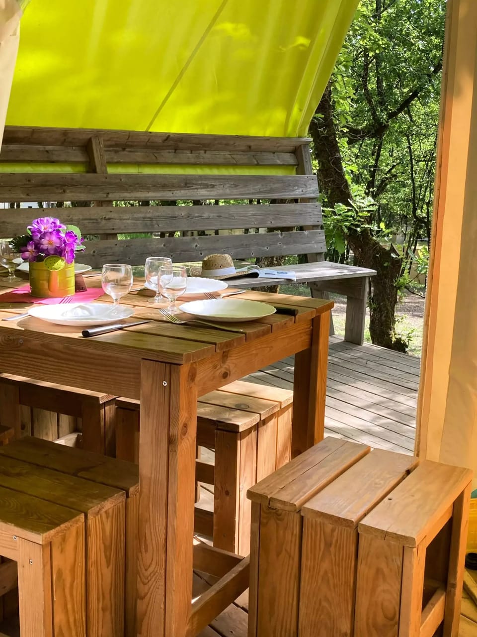 Outdoor dining