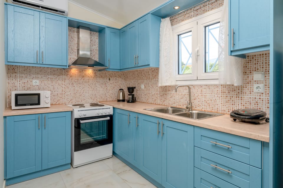 Fully furnished kitchen