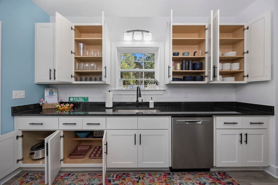Fully Stocked Kitchen