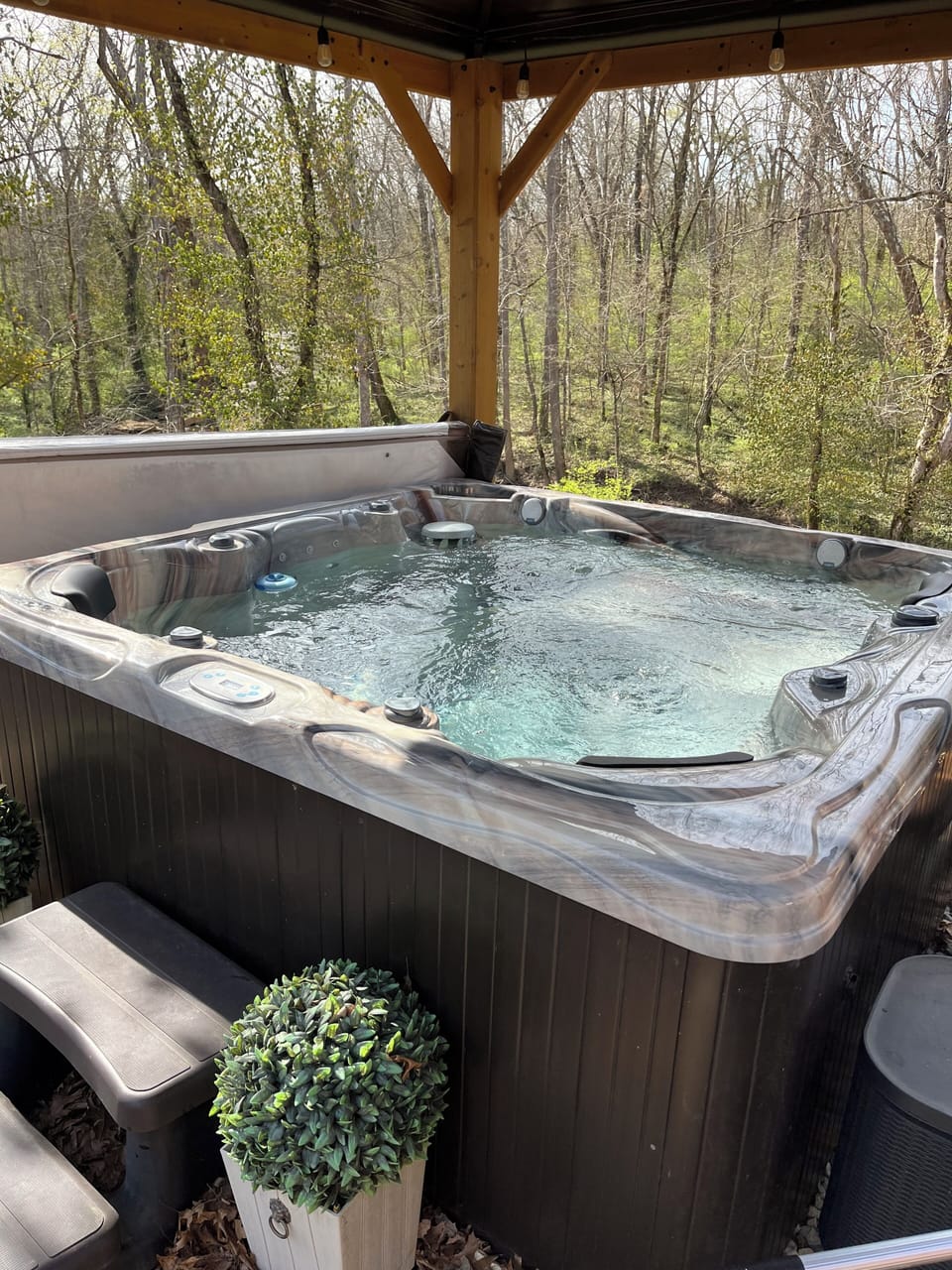 Outdoor spa tub