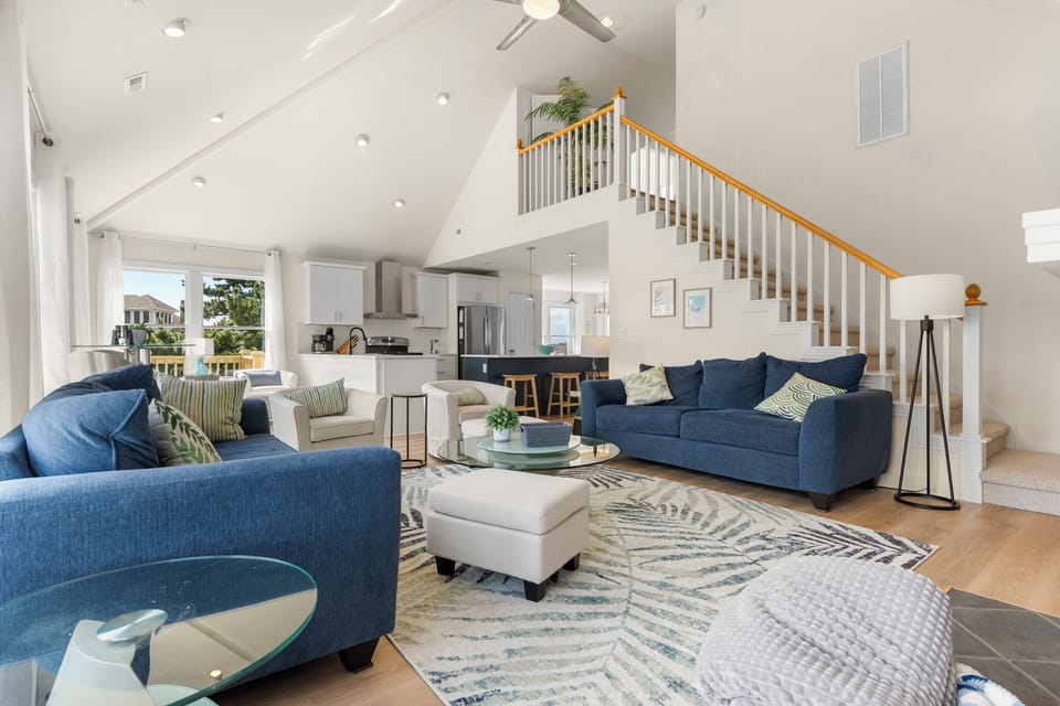 HK57: Elevenses | Middle Level Living Area