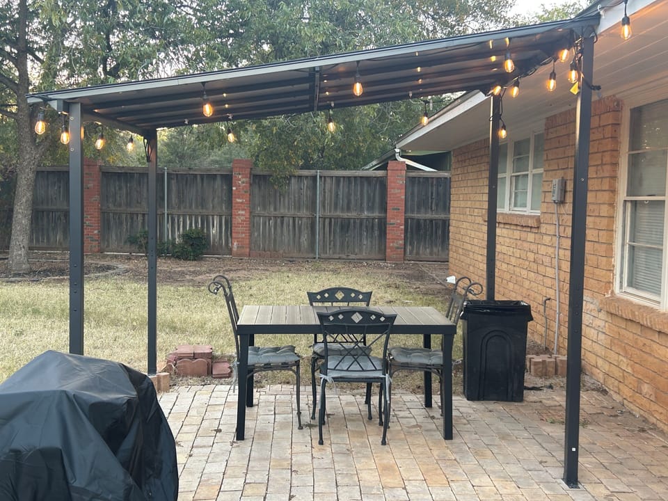 Outdoor dining