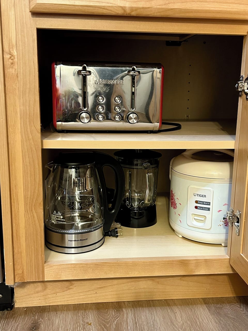 air fryer, blender, electric kettle, rice cooker and toaster available