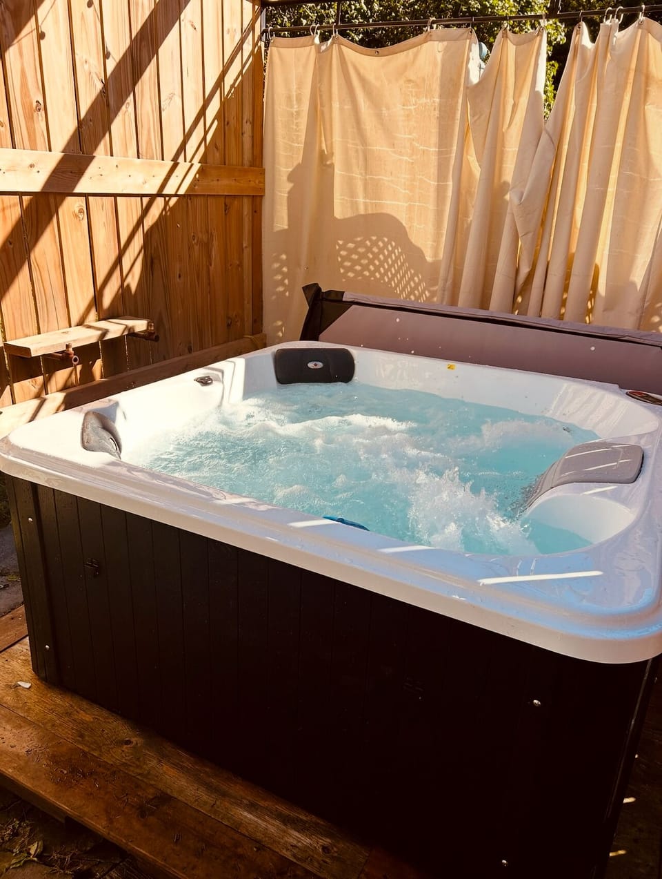 Outdoor spa tub