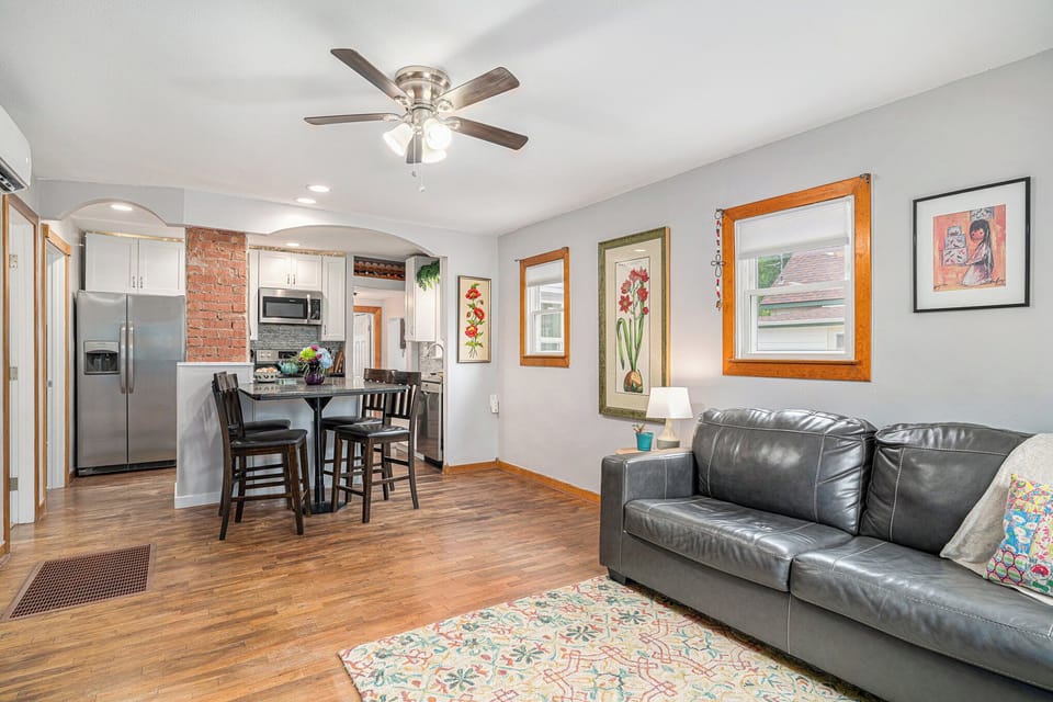 Living room & Dining area