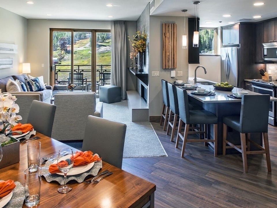 Family room (stock photo)