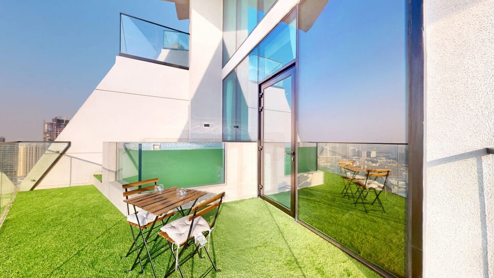 Balcony with Private pool