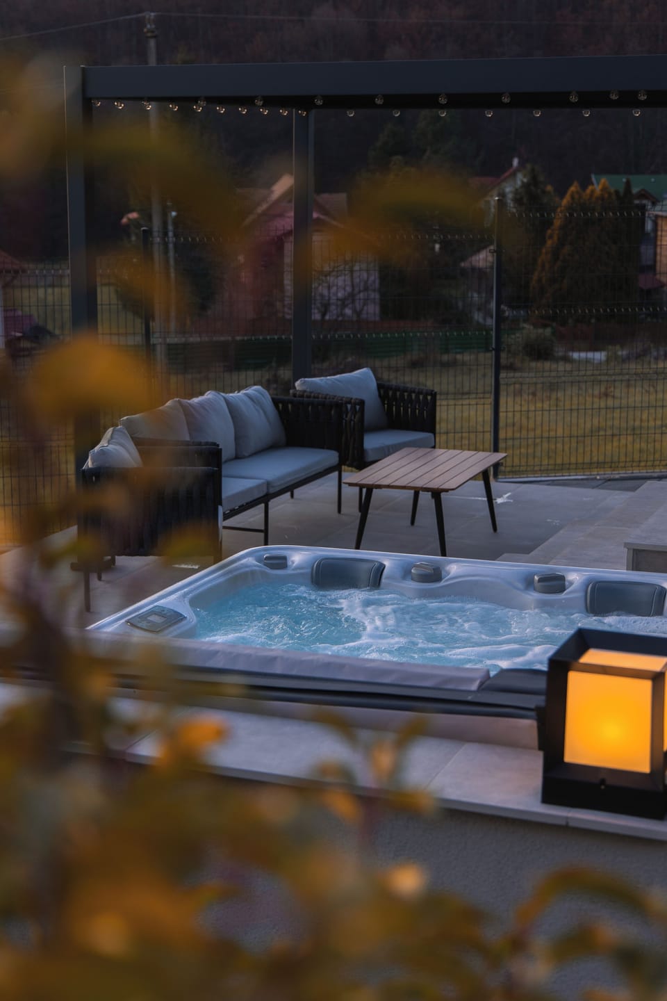 Outdoor spa tub