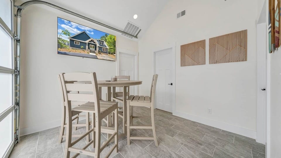 Pool Side Gathering Area with TV