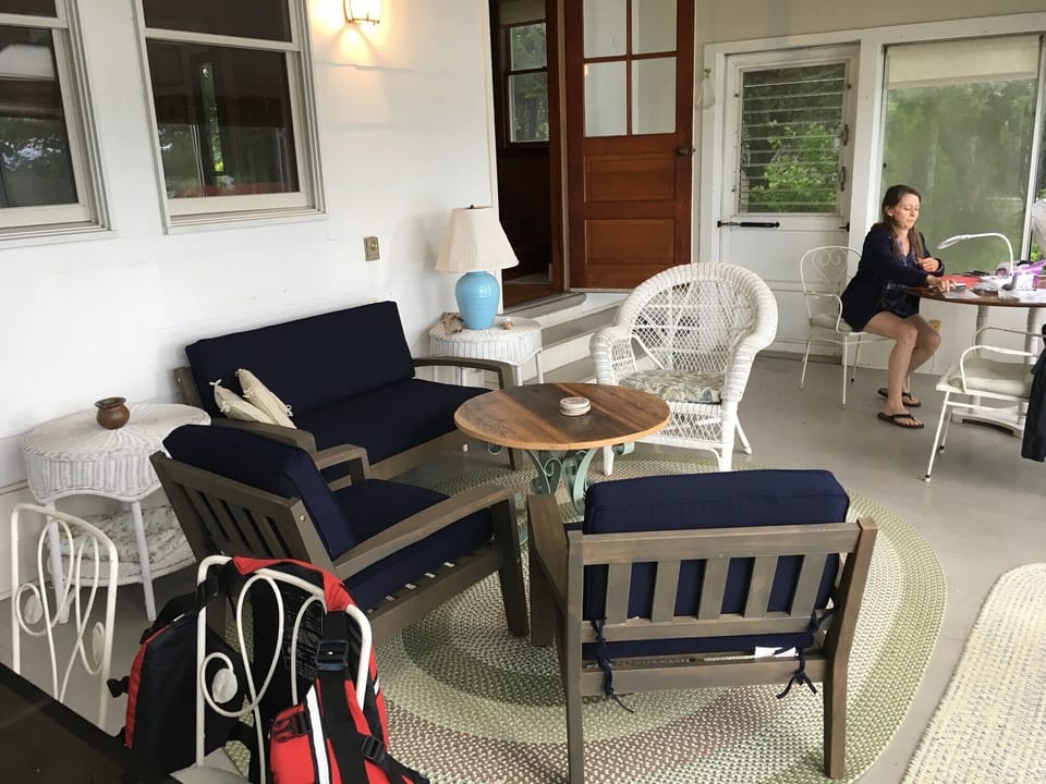porch sitting area