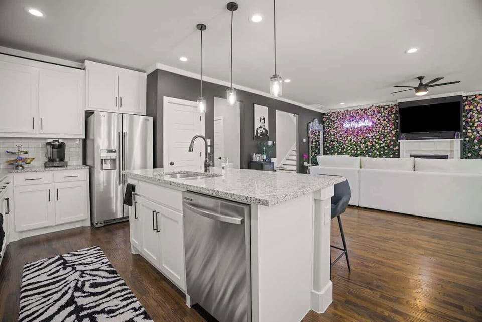 Ambrosia’s Hearth

Modern kitchen with stainless steel appliances, Keurig coffee maker, and a variety of snacks.