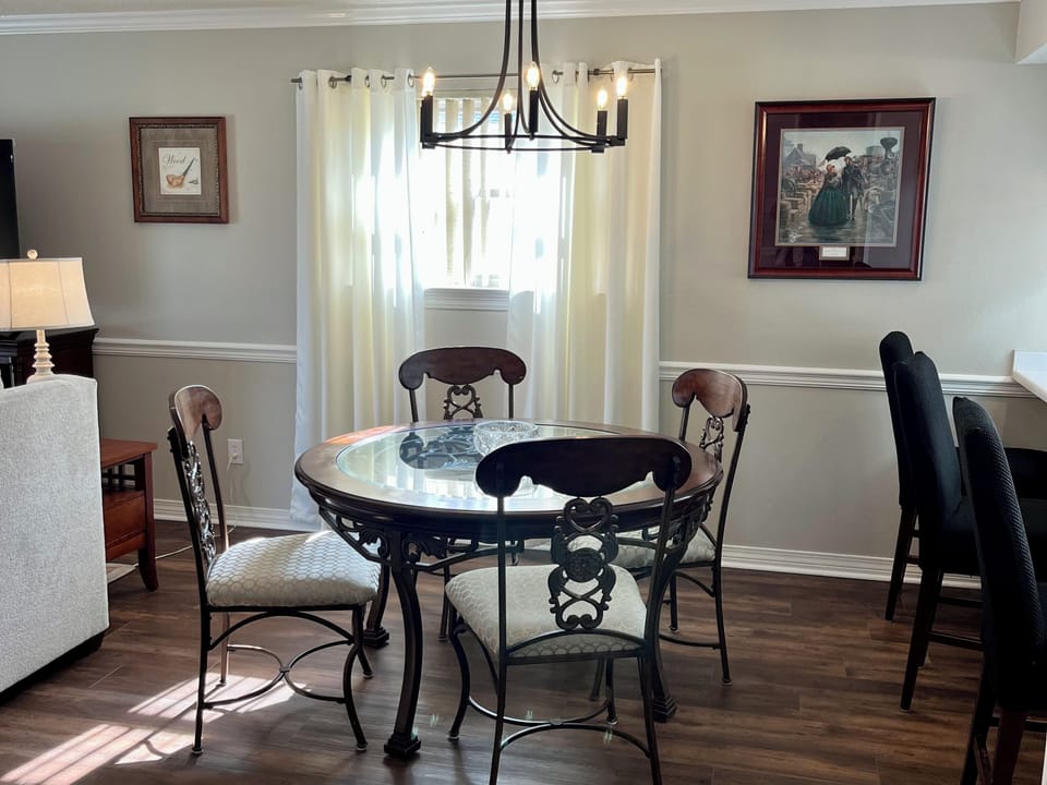 Dining room table with 4 chairs